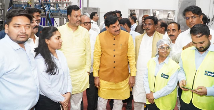 MP CM visits Working Women’s hostel developed under MPIDC